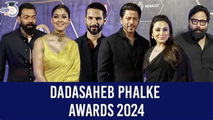 Dadasaheb Phalke Awards Netizens call Alia & Rekha siblings; Varun