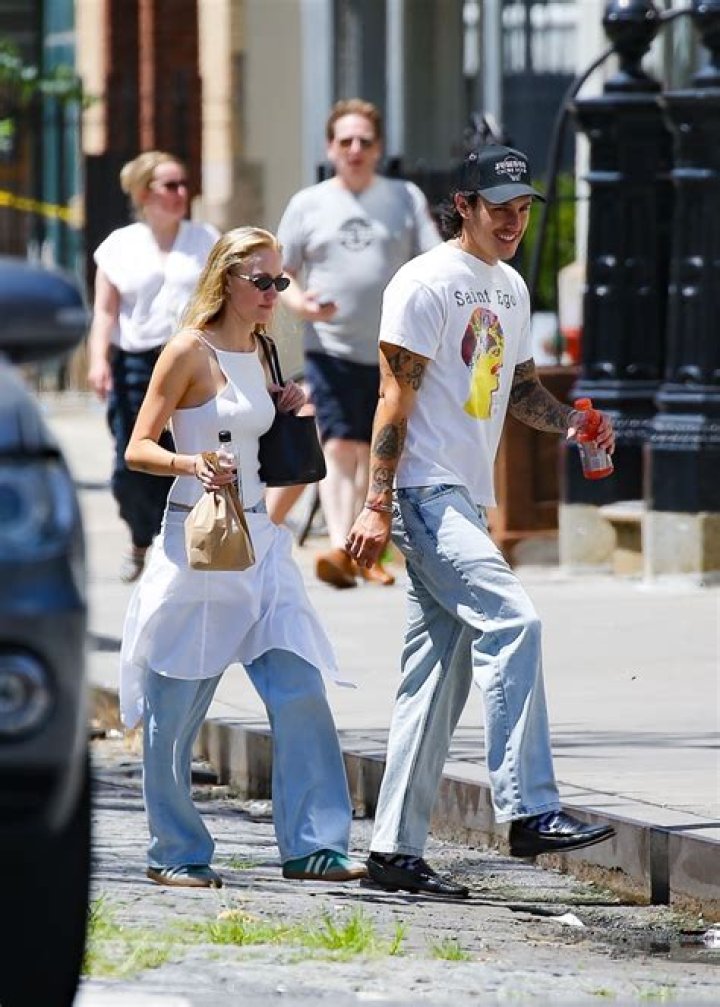 Dalton Gomez and Maika Monroe The Truth About Their Alleged Romance