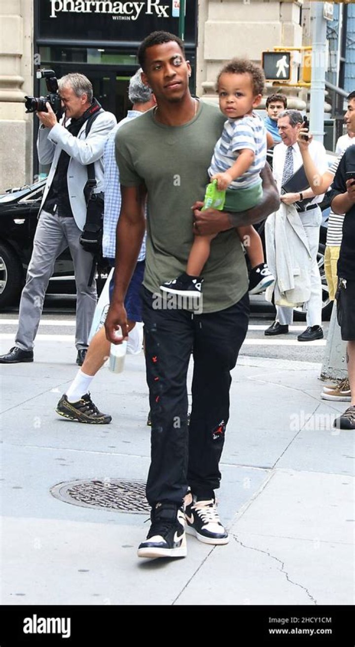 Dana Isaiah Jr. Son of Jordin Sparks and Dana Isaiah Glamour Path