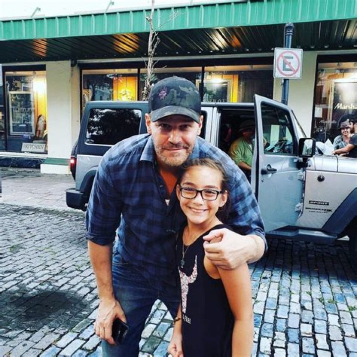 DavidBoreanaz with daughter SeeleyBooth with daughter bones Bones