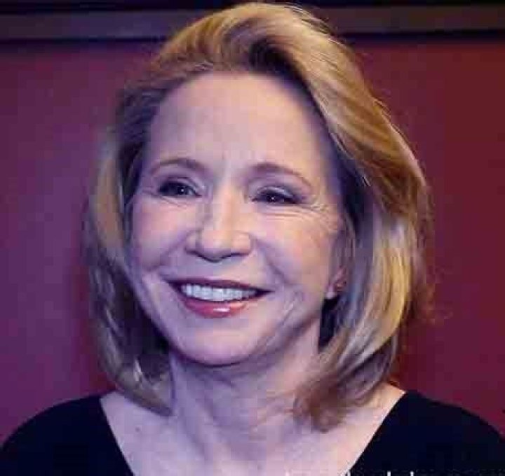 Debra Jo Rupp Net Worth, Salary, Age, Height, Bio, Family, Career