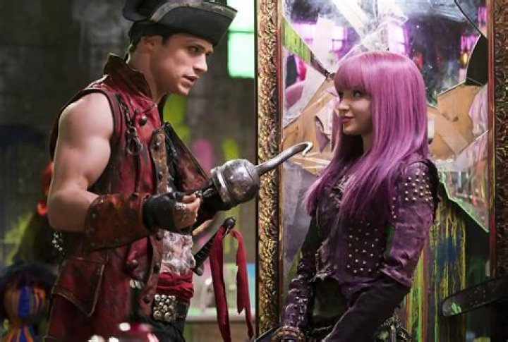 Descendants star Dove Cameron splits from boyfriend Thomas Doherty