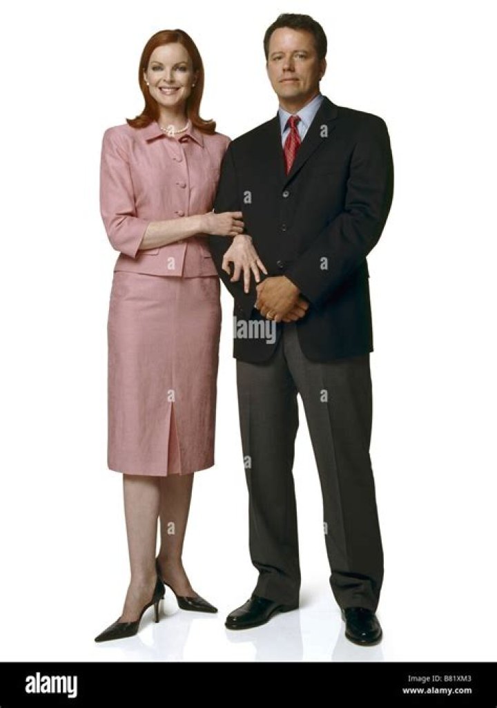 Desperate Housewives S1 Steven Culp as "Rex Van De Kamp" Desperate