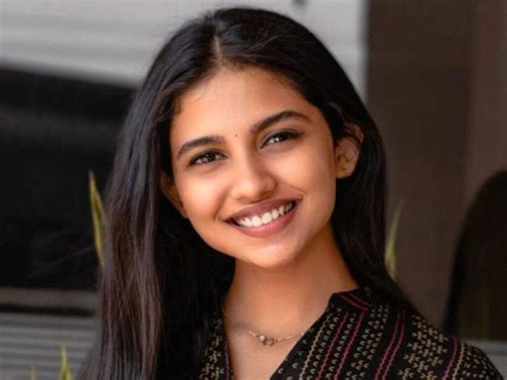 Director Bala Hit Buzzing Heroine Mamitha Baiju On Set