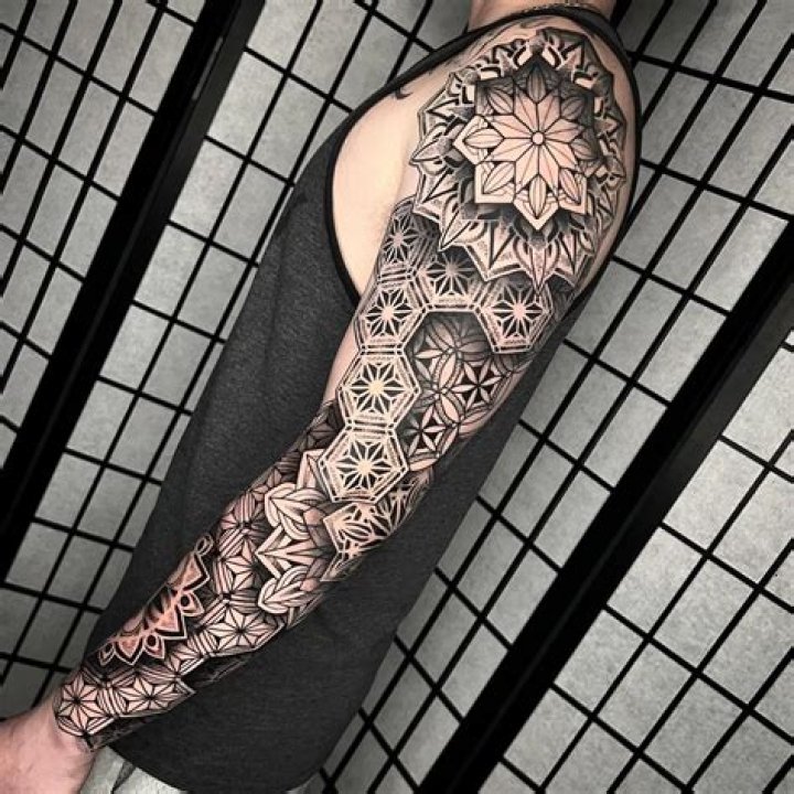 Discovering The Intricacies Of Geometric Pattern Tattoos