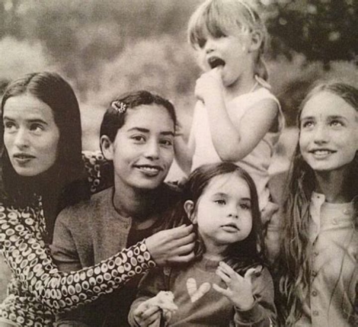 Discovering The Lives Of Elizabeth Jagger's Siblings