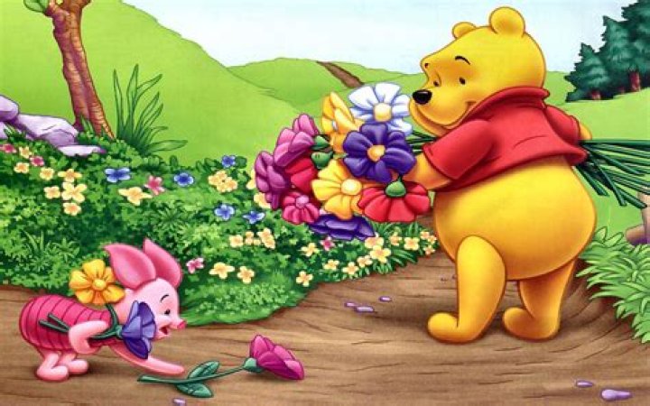 Disney Winnie the Pooh Flower 7Quart Slow Cooker BoxLunch Exclusive