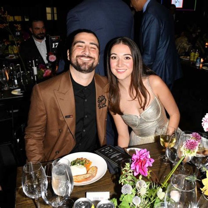 Does Noah Kahan have a girlfriend? The US Sun