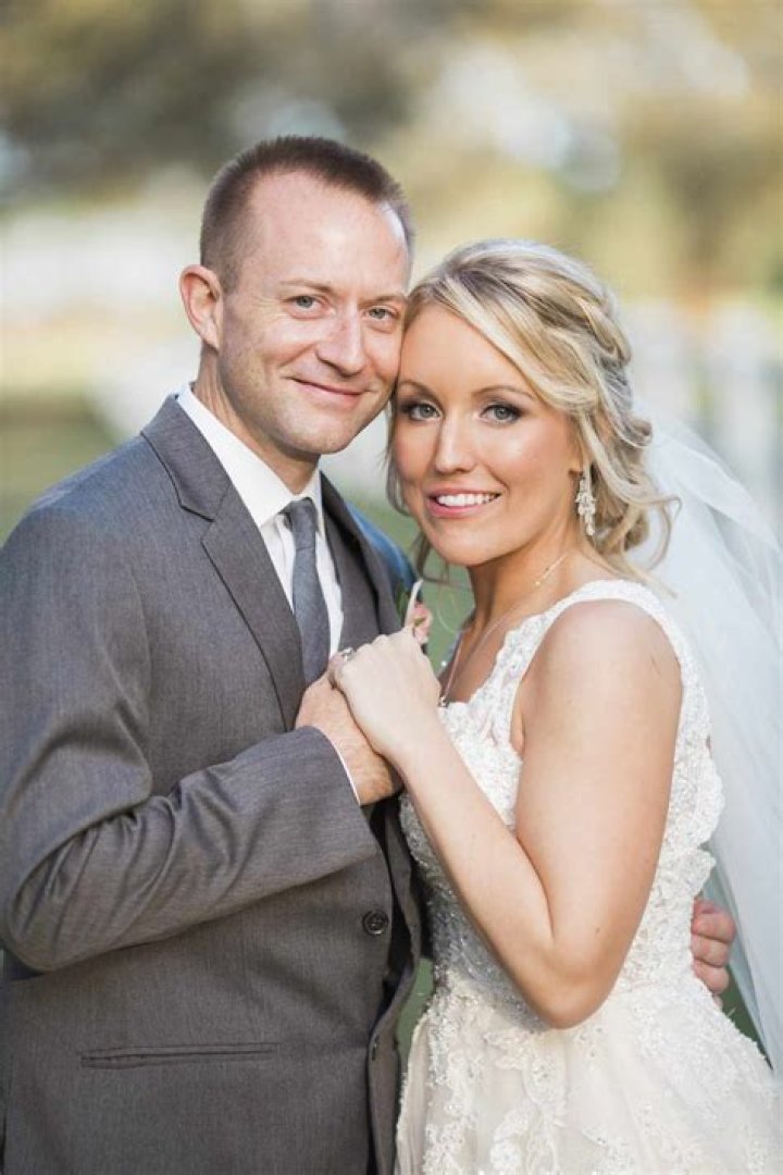 Domestic Abuse Survivor Marries Her First Responder
