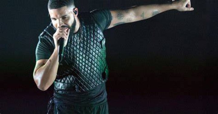 Drake rocked the soldout Smoothie King Center in New Orleans. Migos
