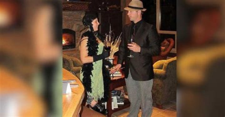 Dustin Hurt is Married to Wife Arin Alhum Hanson. Kids.