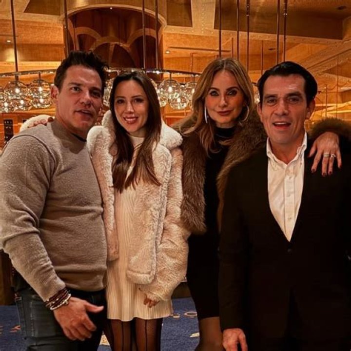 Elizabeth &Aacute;lvarez y Salinas en Premio Lo Nuestro 2014 Noticias