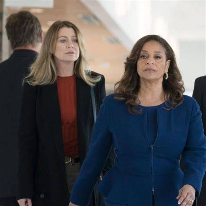 Ellen Pompeo And Sandra Oh: A Friendship That Transcends The Screen