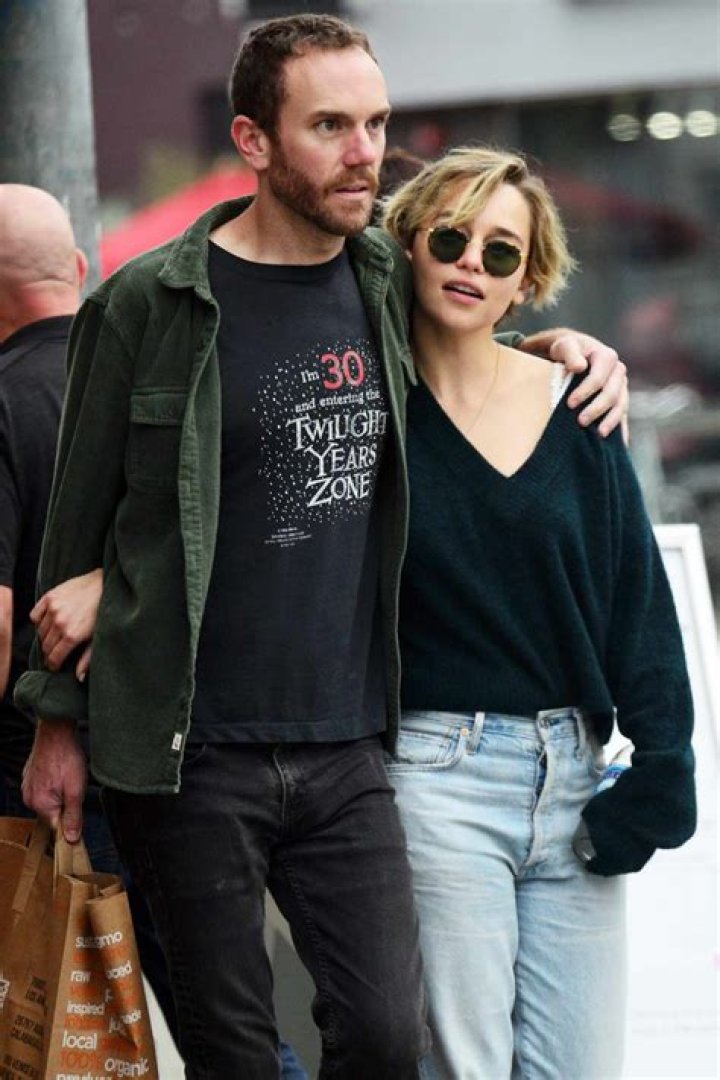 Emilia Clarke and boyfriend Charlie McDowel Out in Venice 04 GotCeleb