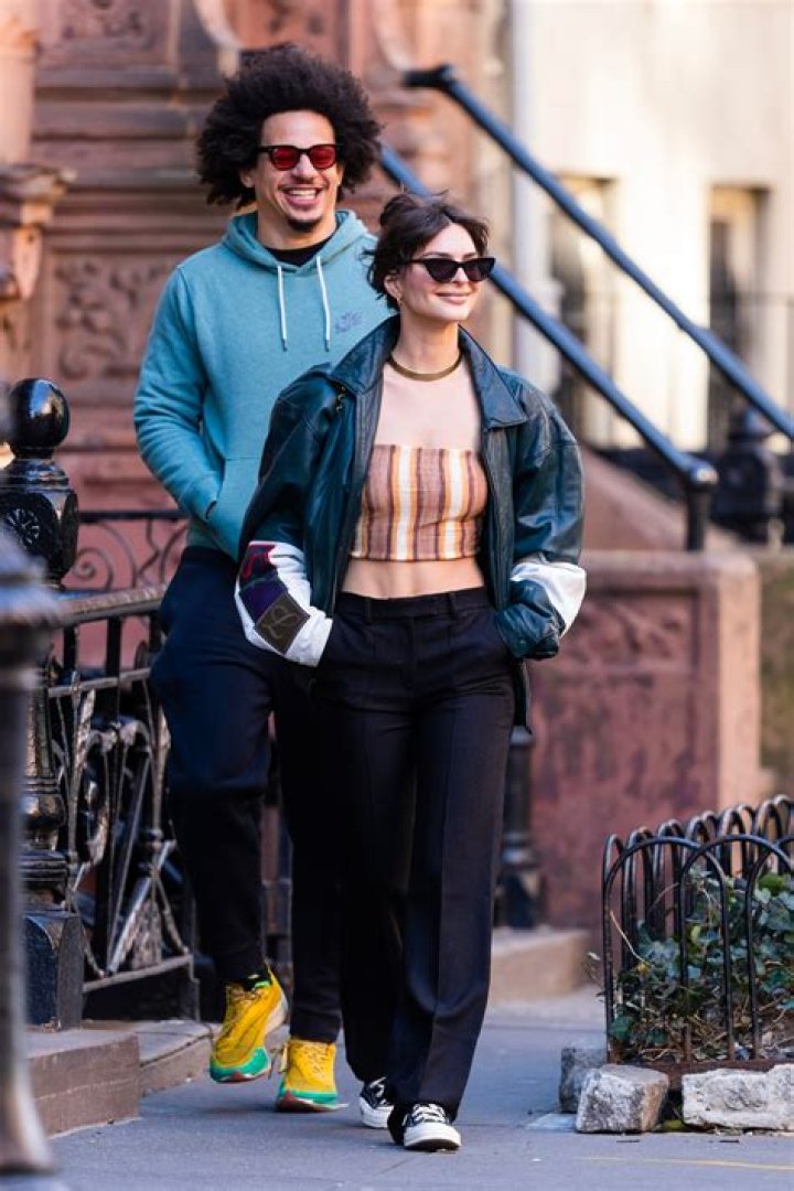 Emily Ratajkowski and Eric Andr&eacute; Are All Smiles During NYC Outing