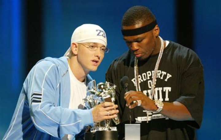 Eminem &Pi;&alpha;&nu;&tau;&rho;&epsilon;ύ&tau;&eta;&kappa;&epsilon; &eta; &mu;&epsilon;&gamma;&alpha;&lambda;ύ&tau;&epsilon;&rho;&eta; &kappa;ό&rho;&eta; &tau;&omicron;&upsilon; &rho;&alpha;&pi;&epsilon;&rho;, &Alpha;&lambda;ά&iota;&nu;&alpha; &Rho;&upsilon;&theta;&mu;ό&sigmaf; 101.9