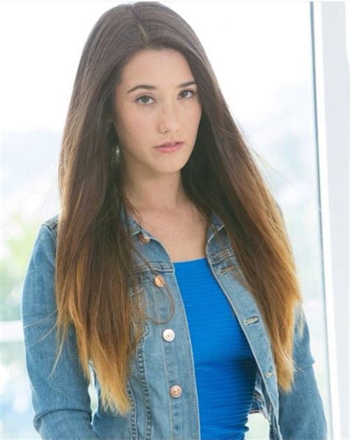 Eva Lovia Long hair styles, Beauty, Fitness babes