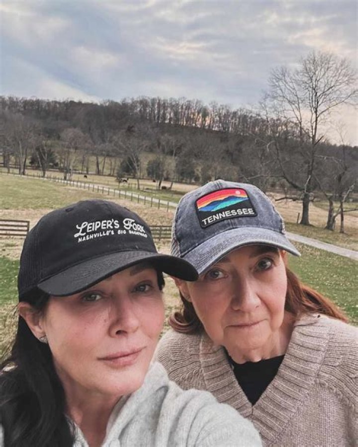 Exploring Shannen Doherty's Serene Home In Tennessee