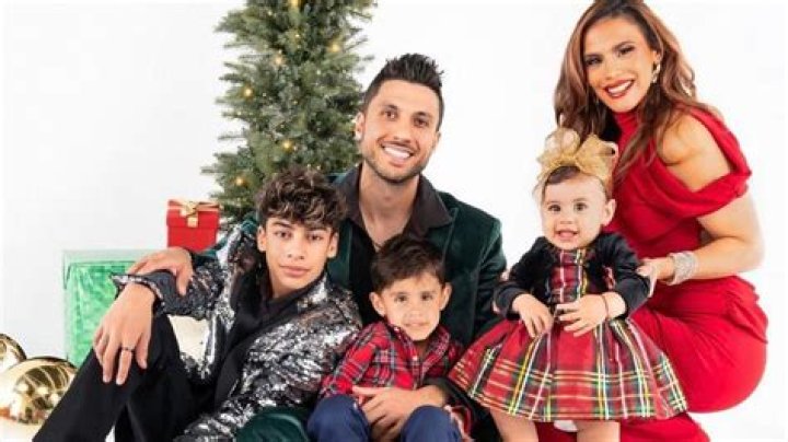 Exploring The Andrea Espada Family: A Journey Through Love And Support