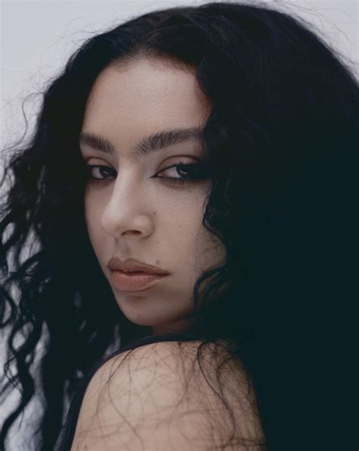 Exploring The Influence Of Charli XCX's Mum: A Journey Through Family And Music