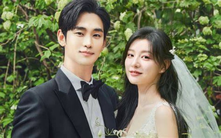Exploring The Intriguing Dating Life Of Kim Soo Hyun