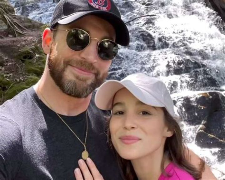 Exploring The Life Of Sean Evans' Girlfriend: Who Is She?
