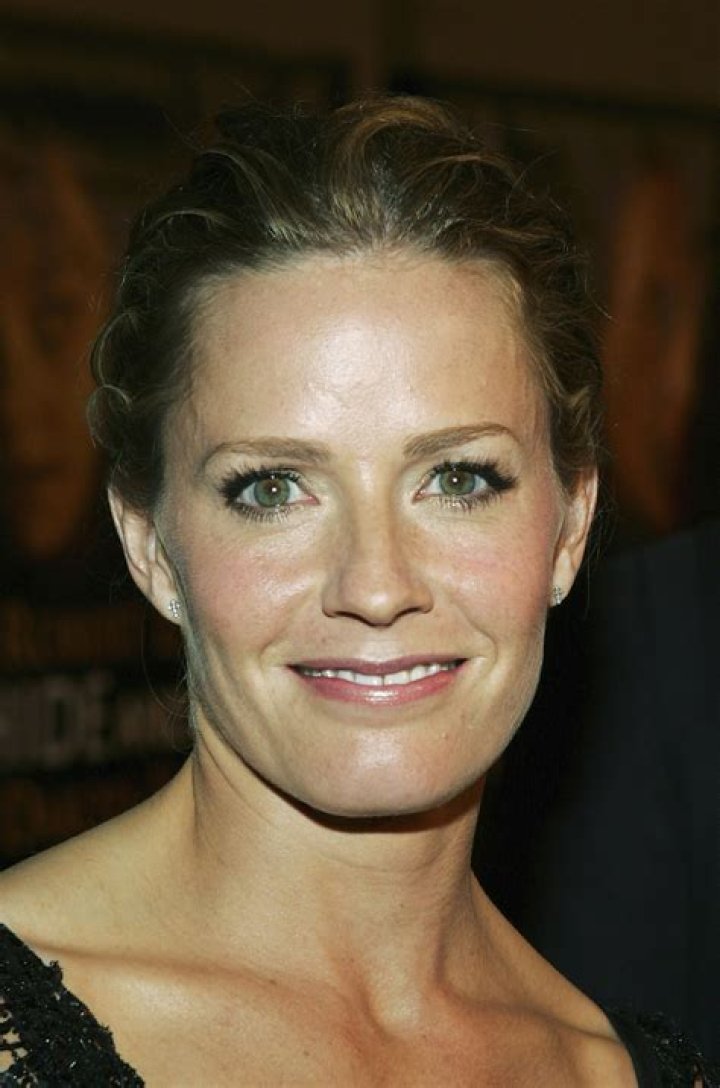 Exploring The Multifaceted Career Of Elizabetg Shue