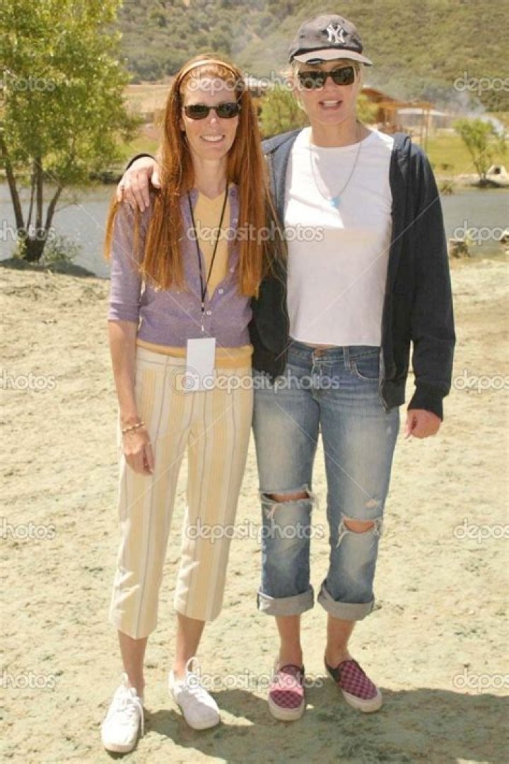 FileDaryl Hannah 2013.jpg