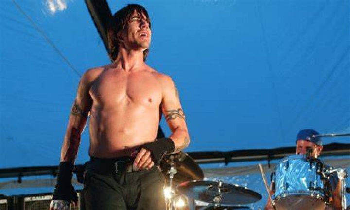 Filme biogr&aacute;fico de Anthony Kiedis em andamento Jornal Txopela