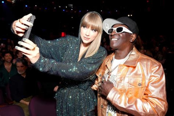 Flavor Flav Has 'Unexpected' Reunion with &ldquo;Flavor of Love&rdquo; Season 1