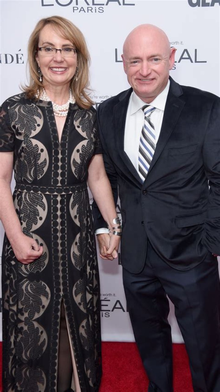 Gabrielle Giffords, husband Mark Kelly to attend State of the Union