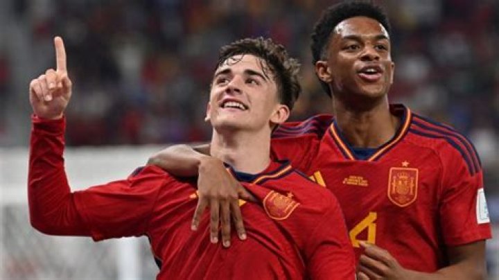 Gavi hace historia y bate un r&eacute;cord de Ra&uacute;l con Espa&ntilde;a