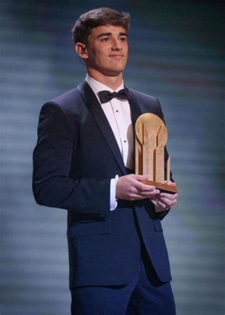 Gavi Height, Age, Weight, Trophies Sportsmen Height