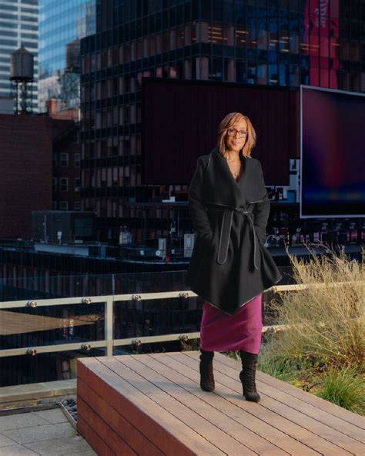 Gayle King on Jumpsuits, Waking Up at 324 a.m. and Why She Doesn&rsquo;t