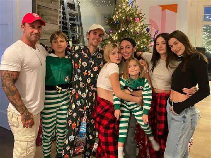 Get To Know The Justin Bieber Family: A Comprehensive Guide