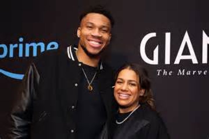 Giannis Antetokounmpo, Mariah Riddlesprigger's Romance Timeline