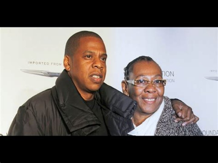 Gloria Carter, m&egrave;re de JayZ, s&rsquo;est mari&eacute;e avec sa compagne Roxanne