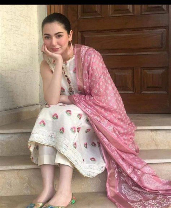 Hania Amir Looks Stunning in Her New Photoshoot [Pictures] Lens