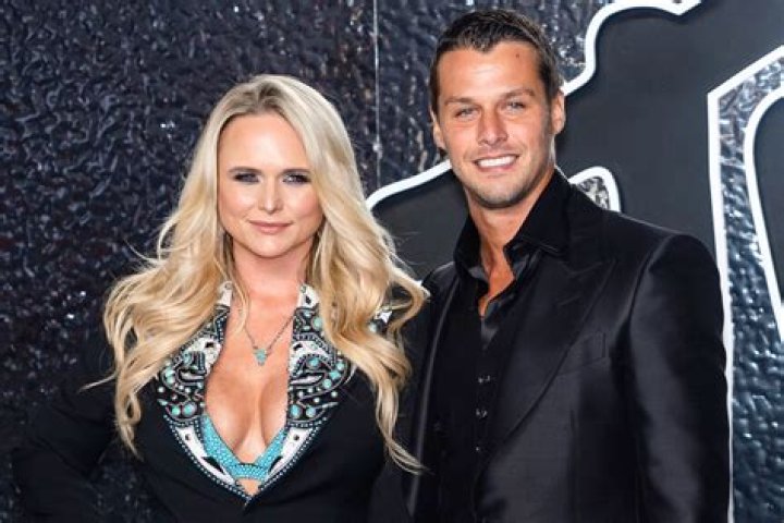 Has Miranda Lambert married? How many kids does Miranda Lambert have