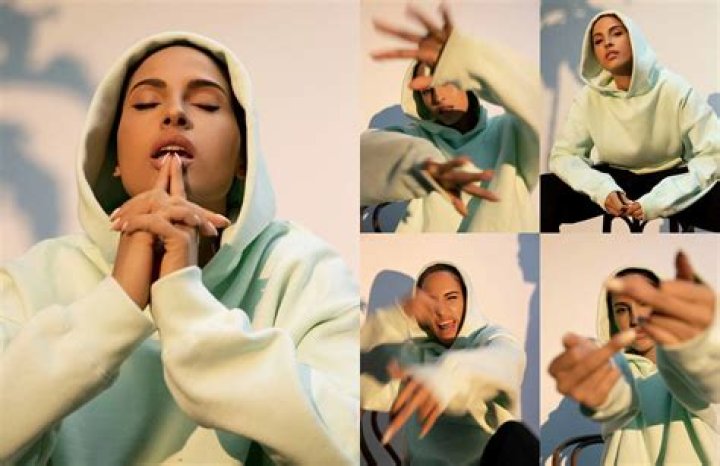 Her Snoh Aalegra &mdash; Cappello