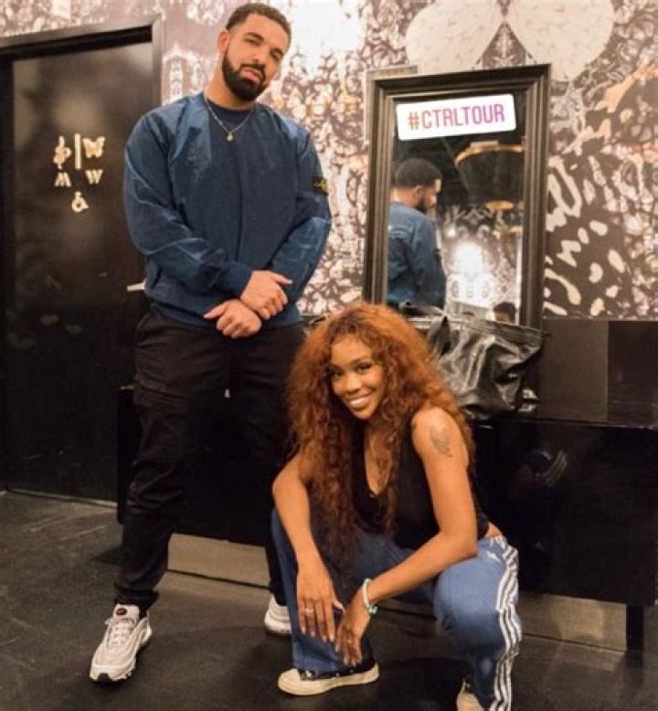 Hot Shots Drake & SZA Pose It Up At 'The CTRL Tour' That Grape Juice
