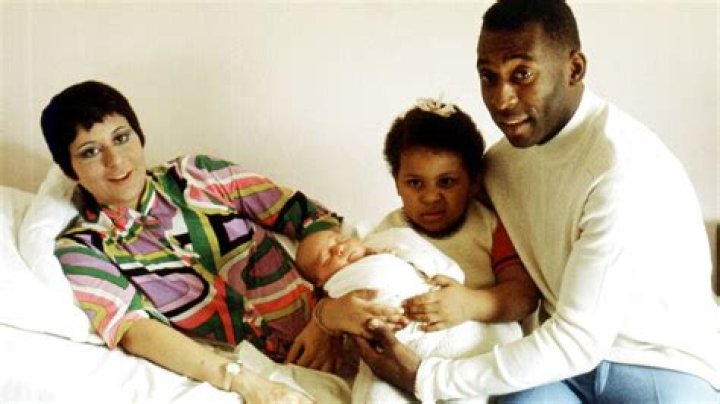 How many marriages has Pele had? How many wives has Pele had?