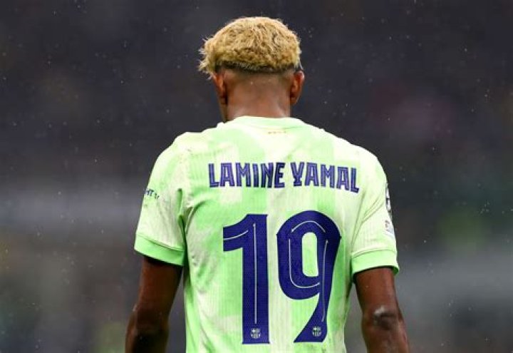 How Much Cash Does Lamine Yamal Earn Weekly?