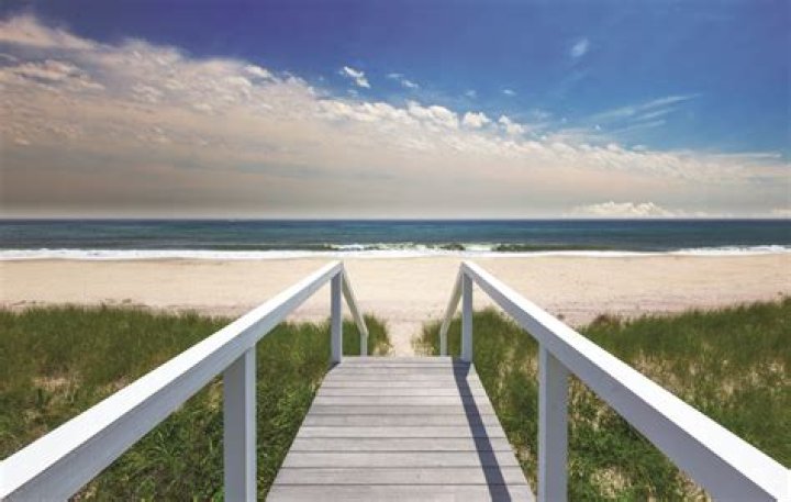 Incredible Views &minus; Bridgehampton Broker Luxury holidays destinations