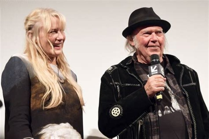 Inside Daryl Hannah and Neil Young's 'Intimate' Wedding Ceremony on