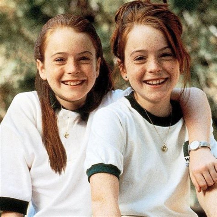 Is Lindsay Lohan a twin in real life?