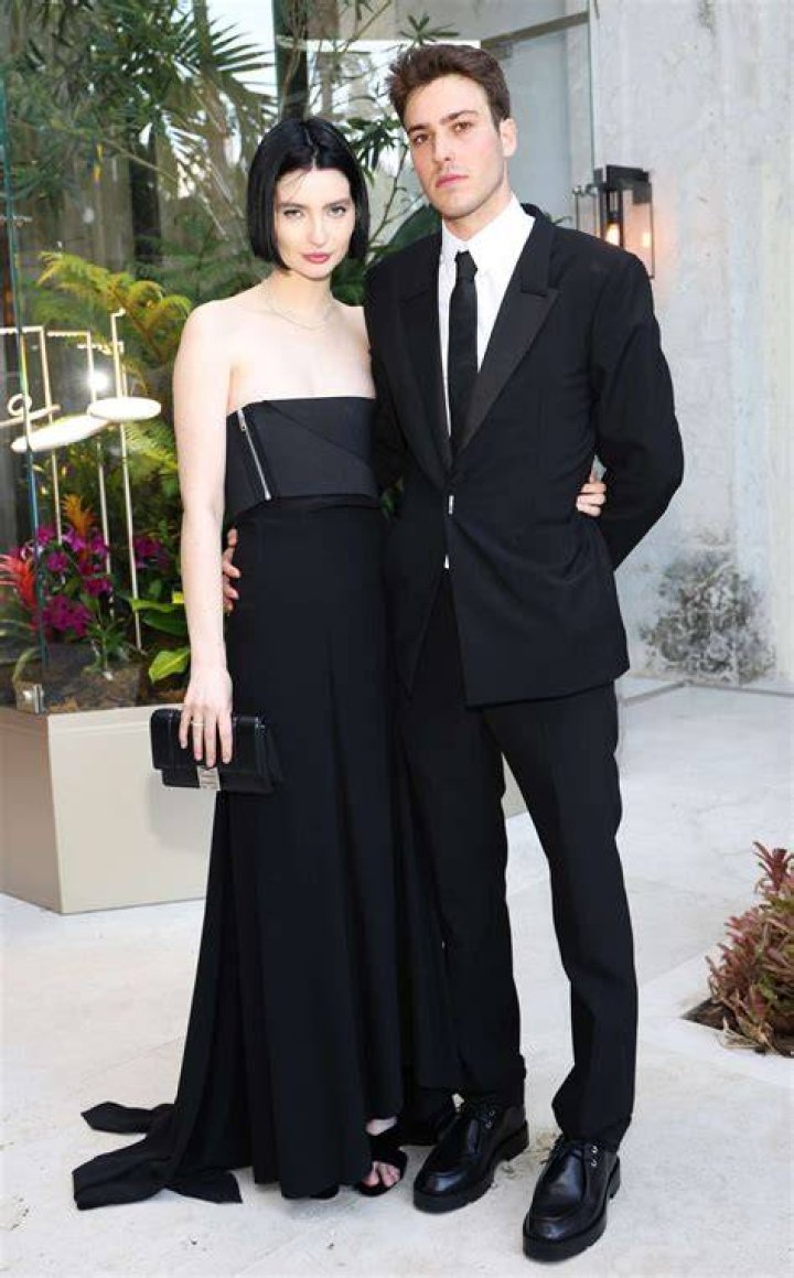 Is Lucas Black's Wife In The Acting Business?
