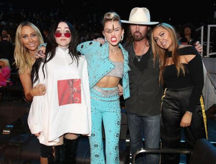 Is Noah Cyrus Pregnant? The Latest Buzz Surrounding The Pop Star
