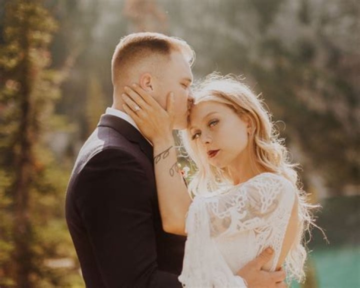 Is Zach Bryan Married? (The Singer&rsquo;s Relationship Journey) NashvilleGab
