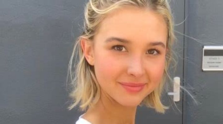 Isabel May Height, Weight, Age, Body Statistics Healthy Celeb